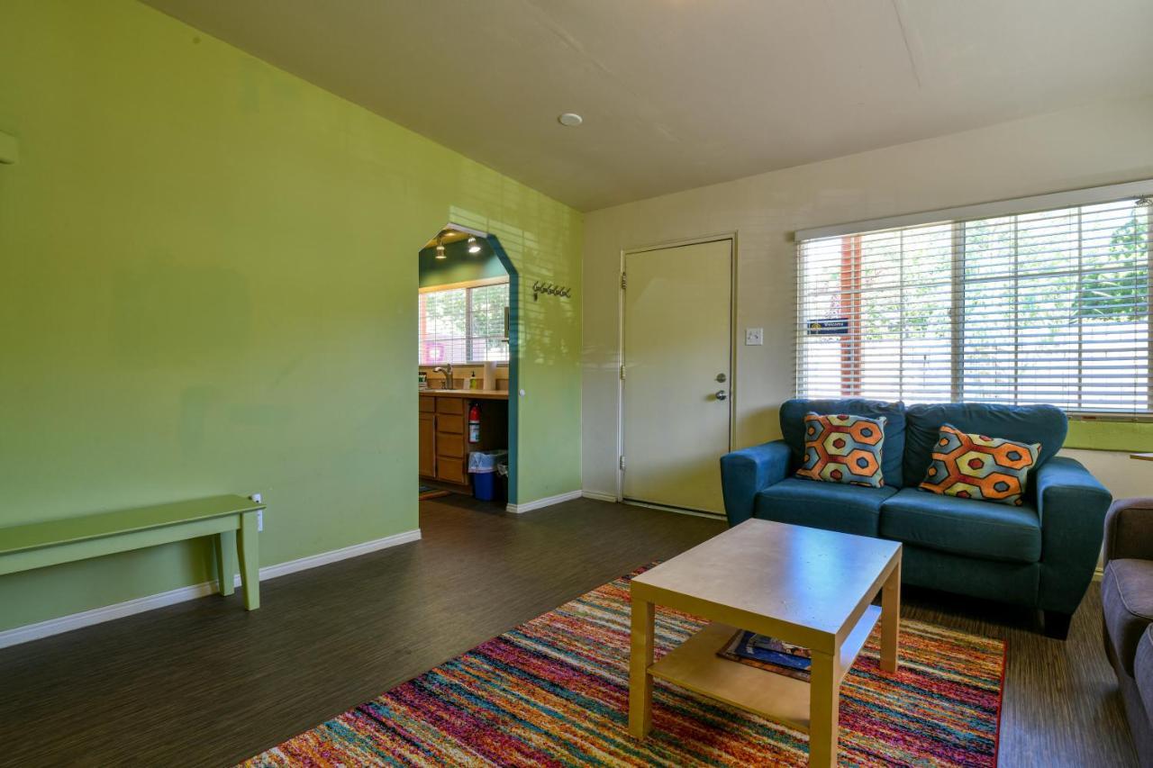 Inn 1 - Downtown 1 Bedroom Unit, Sleeps 6 With Shared Hot Tub Moab Ngoại thất bức ảnh
